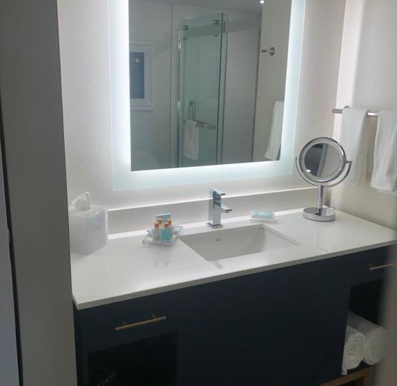 هتل Fenwick Shores, Tapestry Collection By Hilton