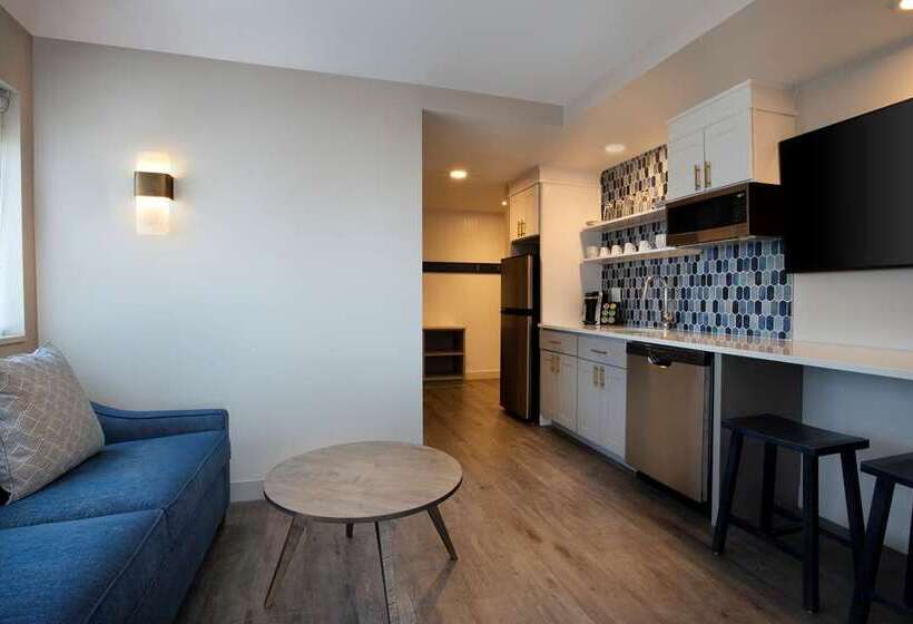 فندق Fenwick Shores, Tapestry Collection By Hilton