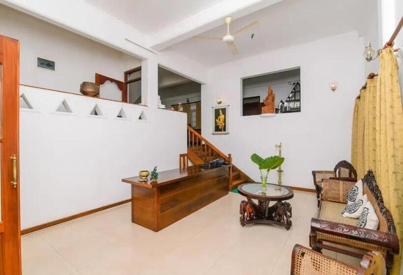 호텔 Grand Kandy Villa