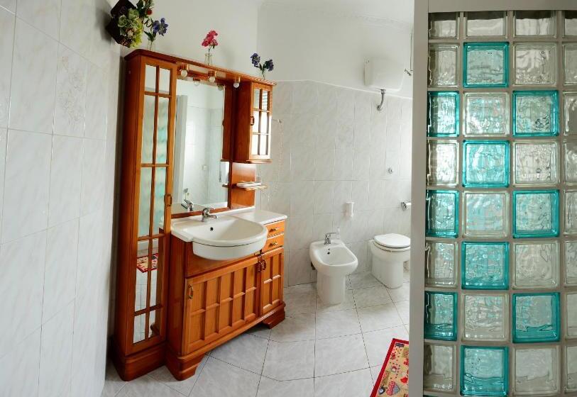 בית מלון כפרי Hillary House