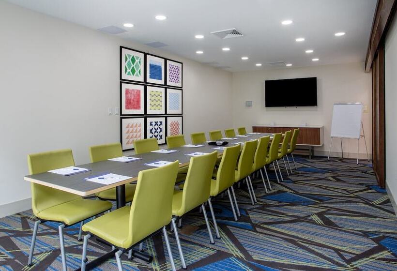 فندق Holiday Inn Express & Suites   Deland South, An Ihg