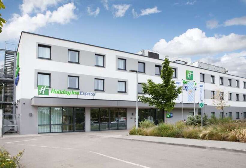 Hotel Holiday Inn Express Munich   Olympiapark, An Ihg