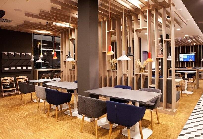 Hotel Holiday Inn Express Munich   Olympiapark, An Ihg