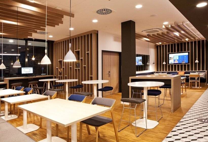 Hotel Holiday Inn Express Munich   Olympiapark, An Ihg