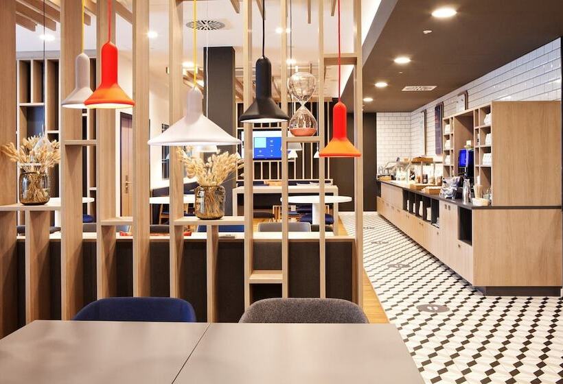 Hotel Holiday Inn Express Munich   Olympiapark, An Ihg