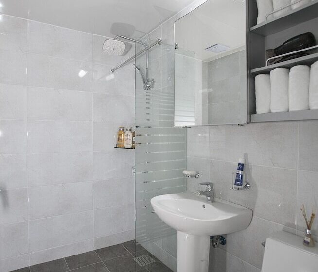 בית מלון כפרי Jeju Aria Pension