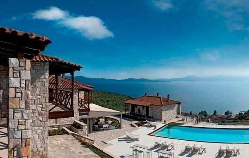 בית מלון כפרי Karavia Lux Inn