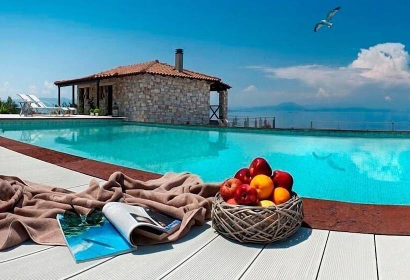 בית מלון כפרי Karavia Lux Inn