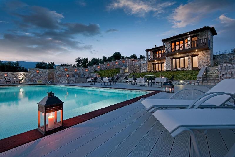 בית מלון כפרי Karavia Lux Inn