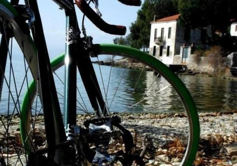 בית מלון כפרי Karavia Lux Inn