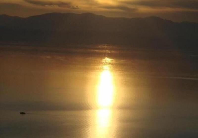 בית מלון כפרי Karavia Lux Inn