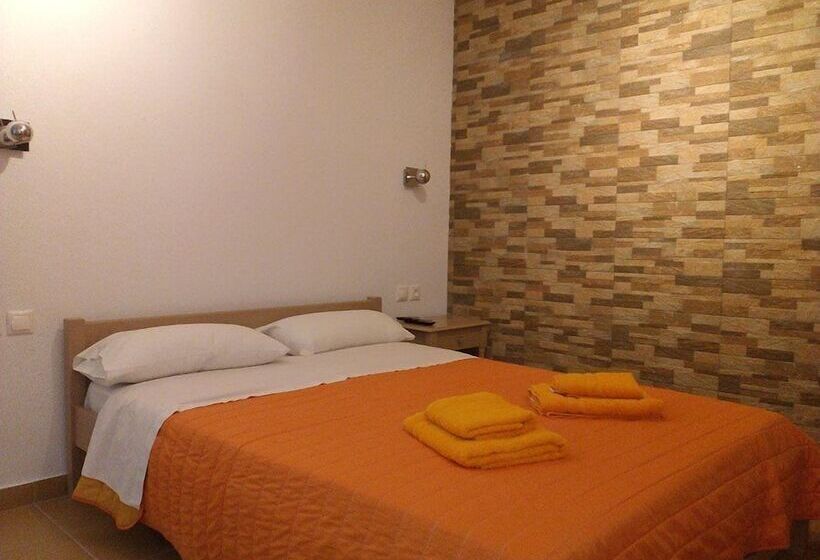 בית מלון כפרי Meltemi