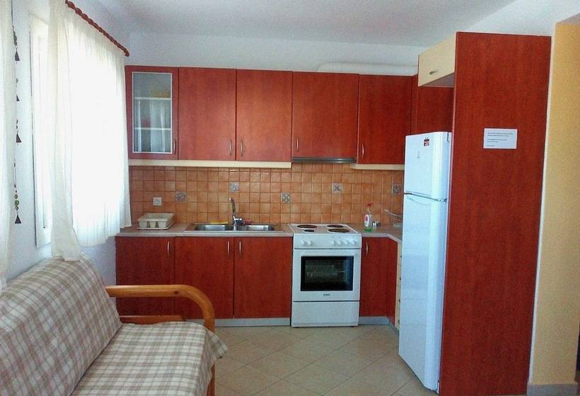 בית מלון כפרי Meltemi