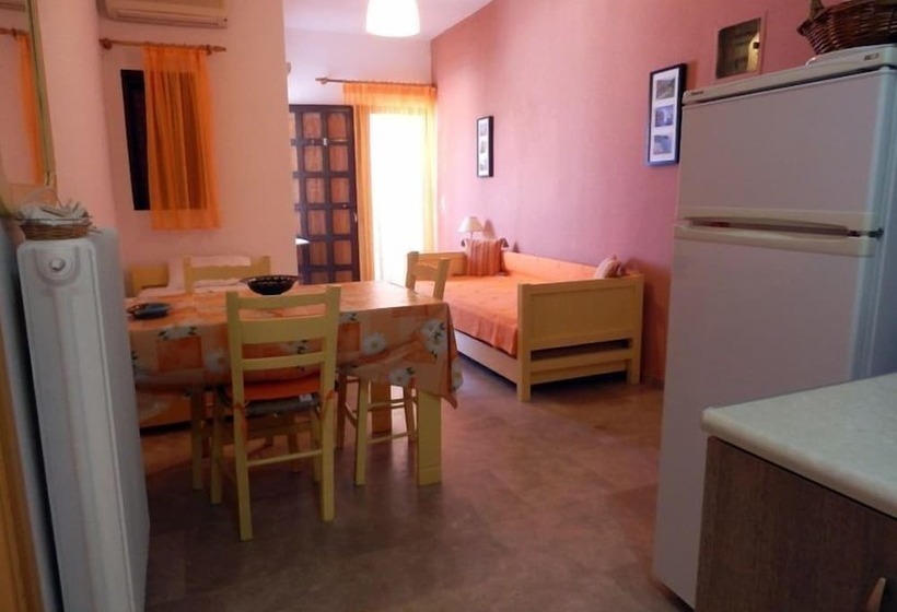 בית מלון כפרי Meltemi