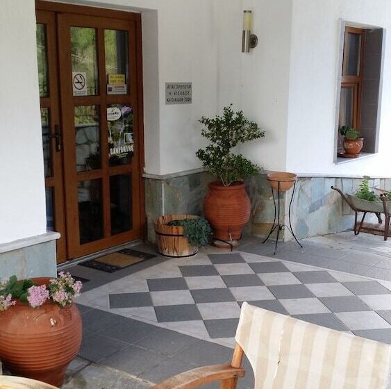 בית מלון כפרי Metoxi