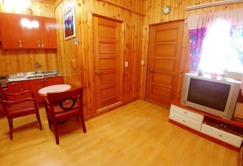 בית מלון כפרי Nadeuri Pension