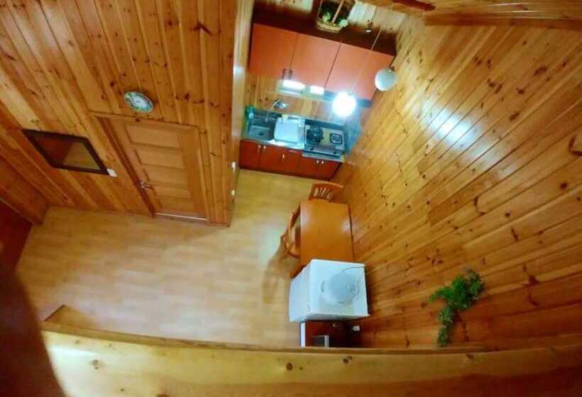 בית מלון כפרי Nadeuri Pension