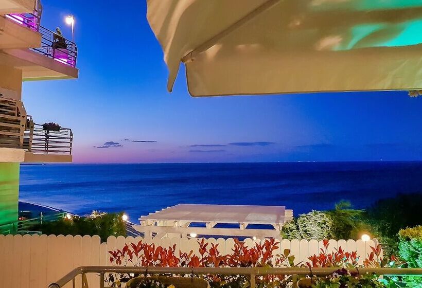 בית מלון כפרי Panorama Suites & Spa   Adults Only