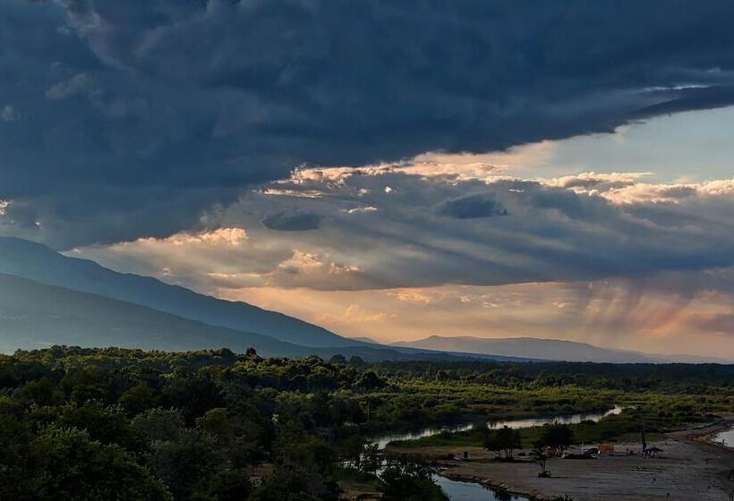 בית מלון כפרי Panorama Suites & Spa   Adults Only