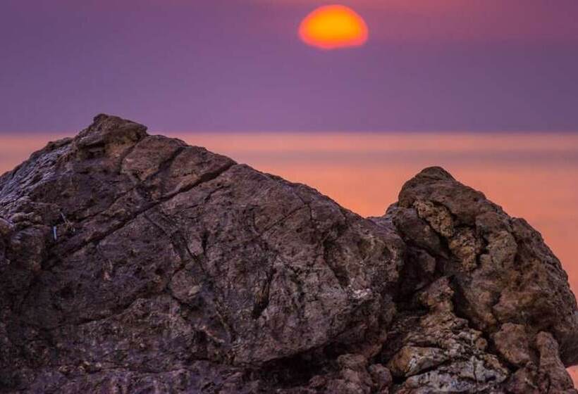 בית מלון כפרי Panorama Suites & Spa   Adults Only