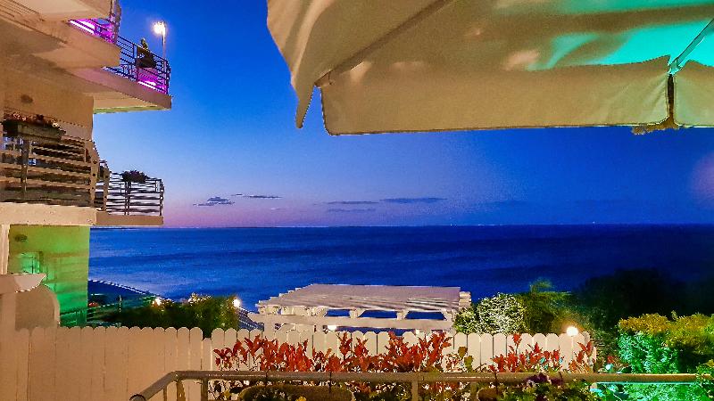 בית מלון כפרי Panorama Suites & Spa   Adults Only