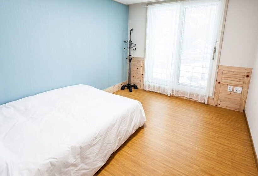 בית מלון כפרי Phoenix Emerald Pension