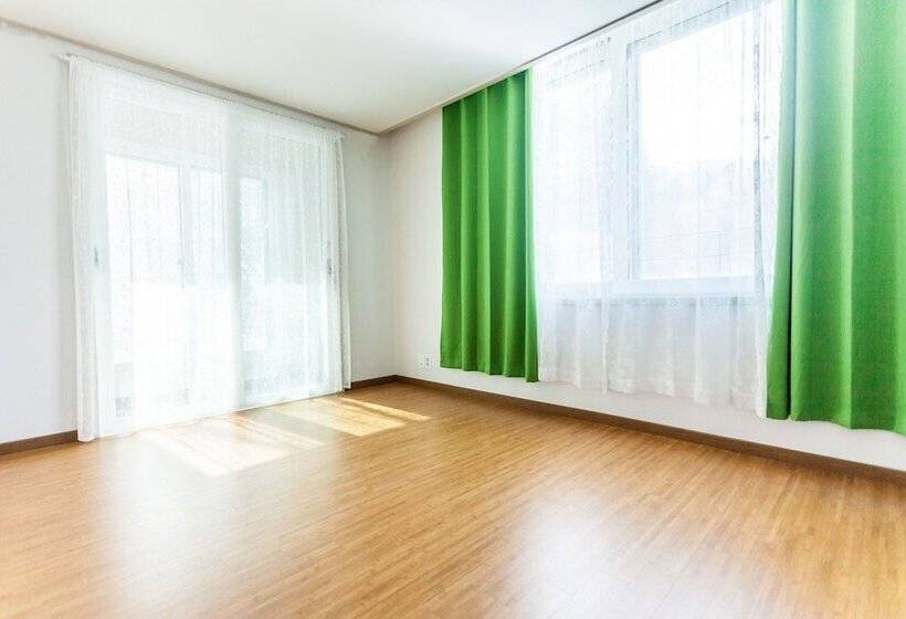 בית מלון כפרי Phoenix Emerald Pension