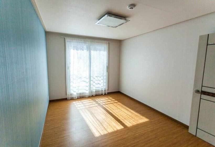 בית מלון כפרי Phoenix Emerald Pension