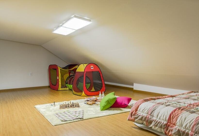 בית מלון כפרי Phoenix Emerald Pension