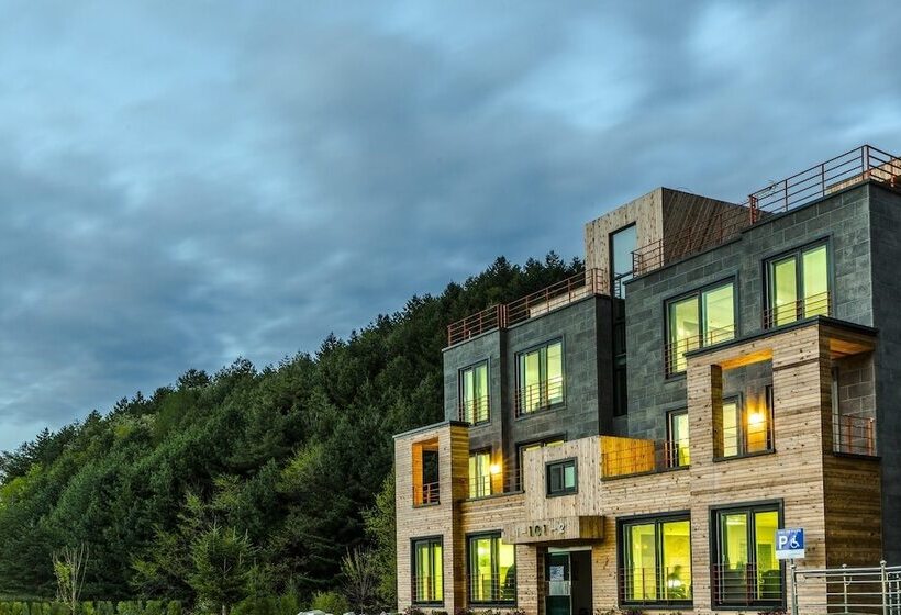 בית מלון כפרי Phoenix Emerald Pension