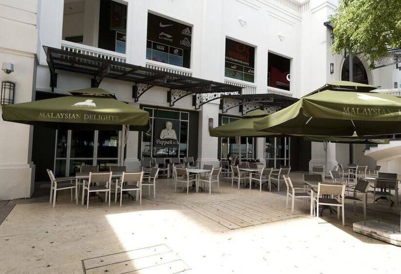 בית מלון כפרי Profolio Straits Quay