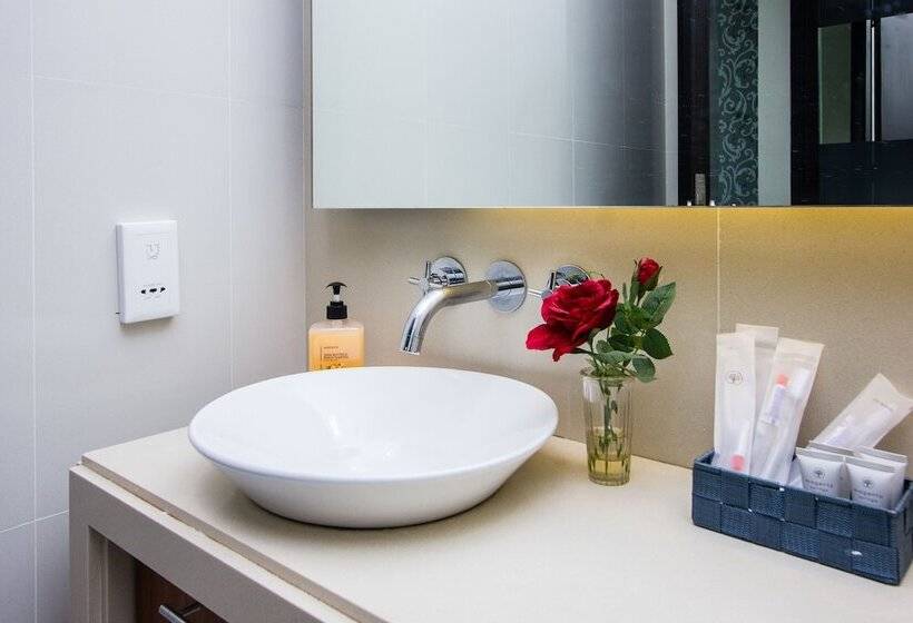 בית מלון כפרי Profolio Straits Quay