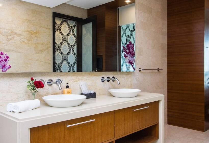 בית מלון כפרי Profolio Straits Quay