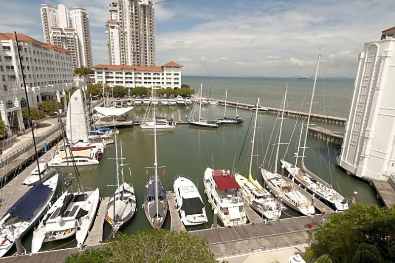 בית מלון כפרי Profolio Straits Quay