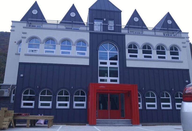 فندق Ario Pension