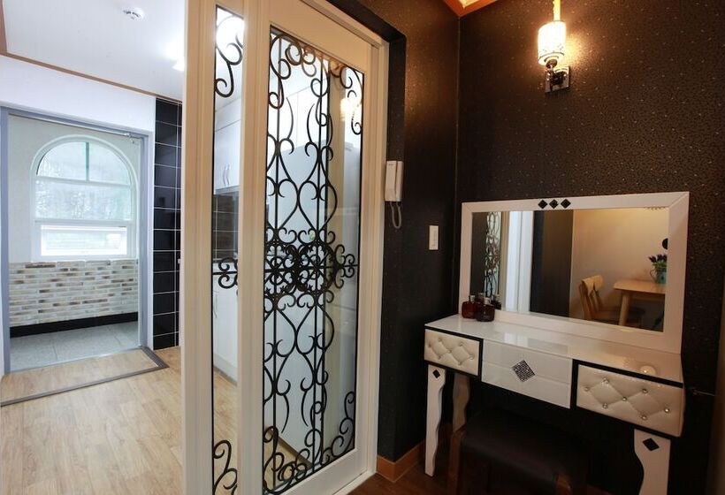 فندق Ario Pension