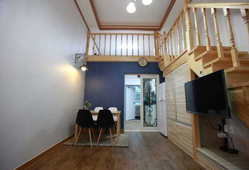 בית מלון כפרי Ario Pension