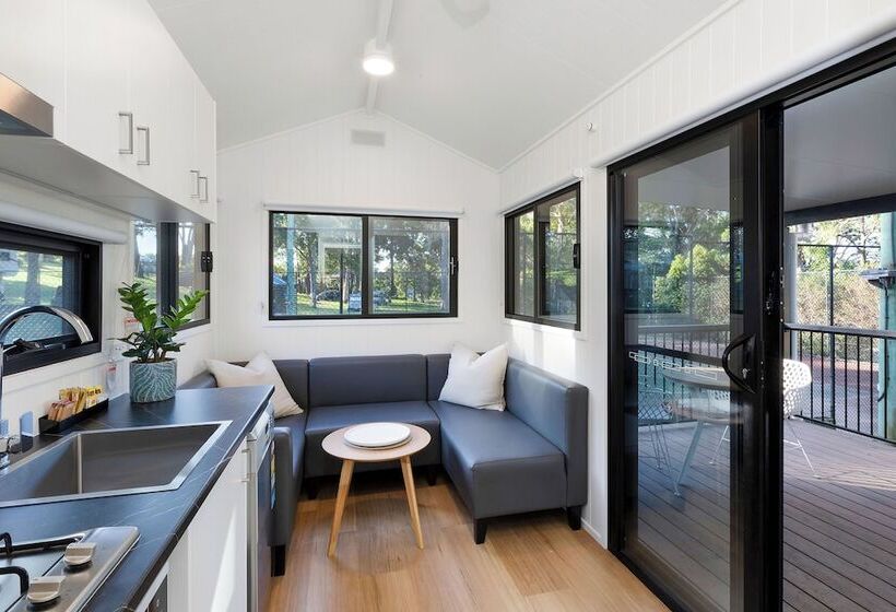 בית מלון כפרי Reflections Moonee Beach   Holiday Park