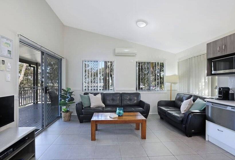 בית מלון כפרי Reflections Moonee Beach   Holiday Park