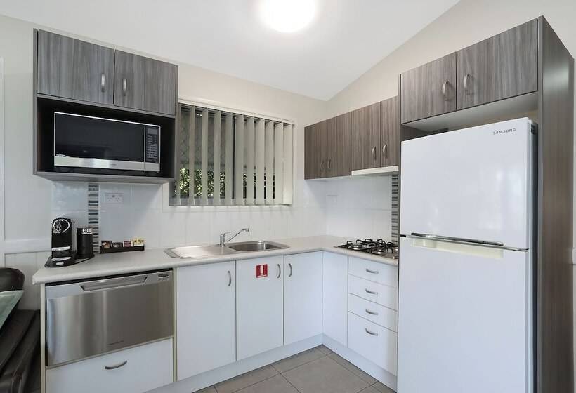 בית מלון כפרי Reflections Moonee Beach   Holiday Park