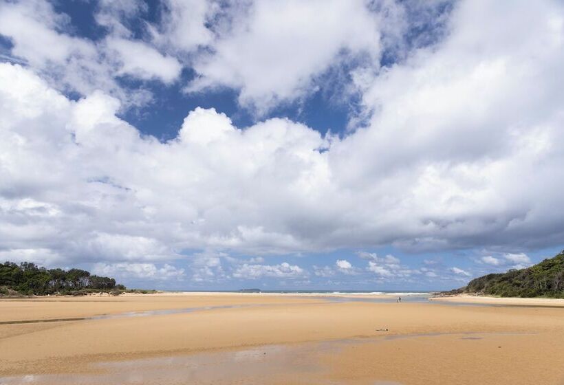 בית מלון כפרי Reflections Moonee Beach   Holiday Park