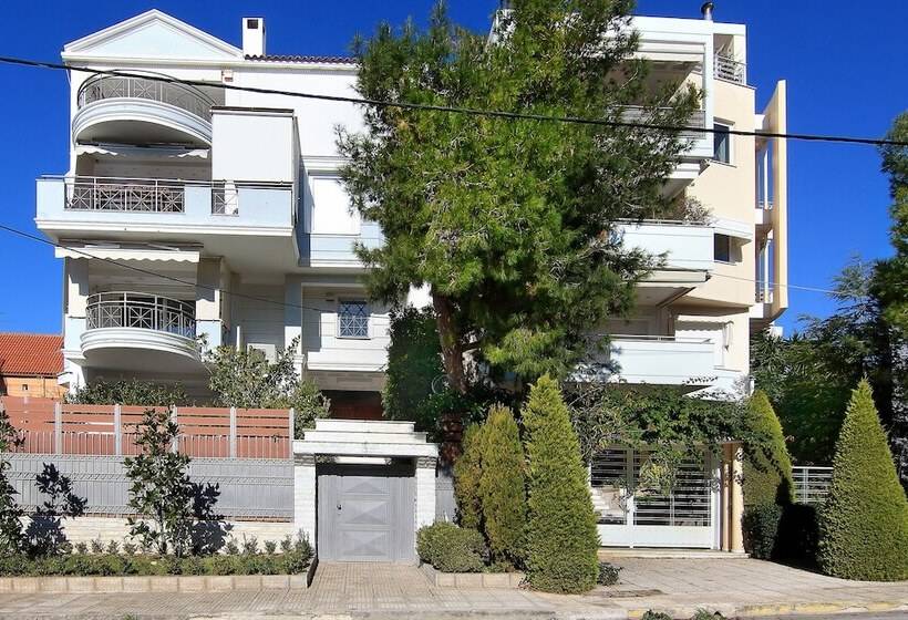 בית מלון כפרי Royal Riviera Residence