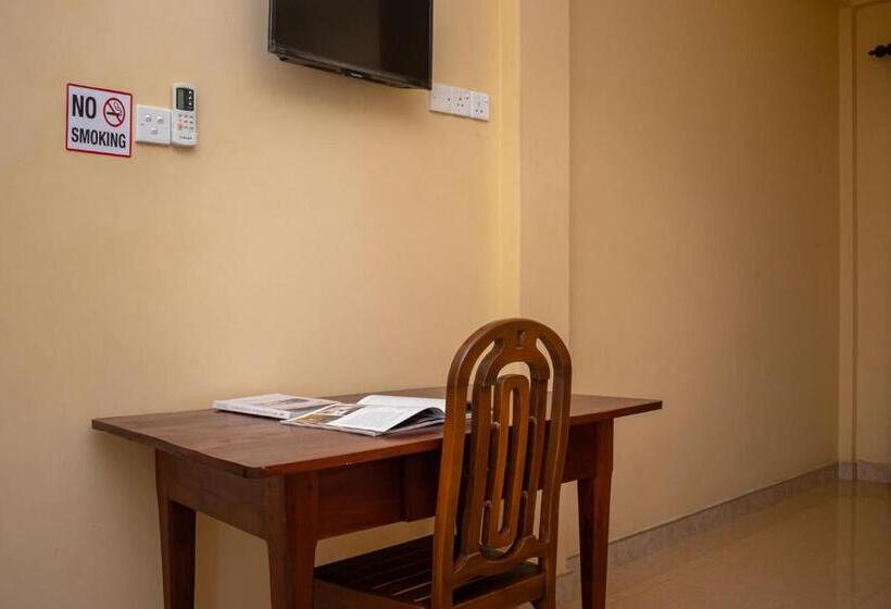 Отель Roylanka Inn