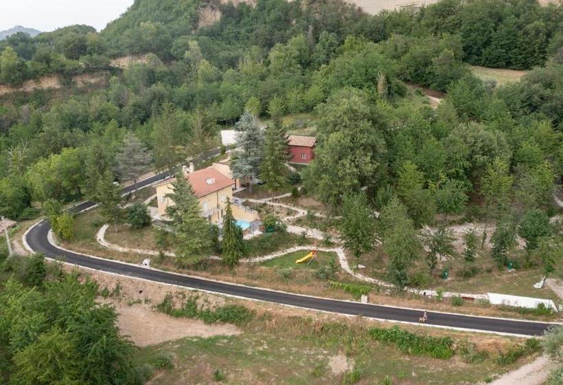 هتل Saecula Natural Village Experience