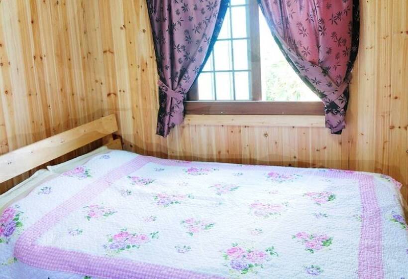 בית מלון כפרי Jeju Sannaedeul Pension