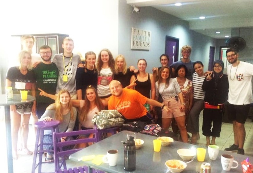 호텔 Step In Lodge   Hostel