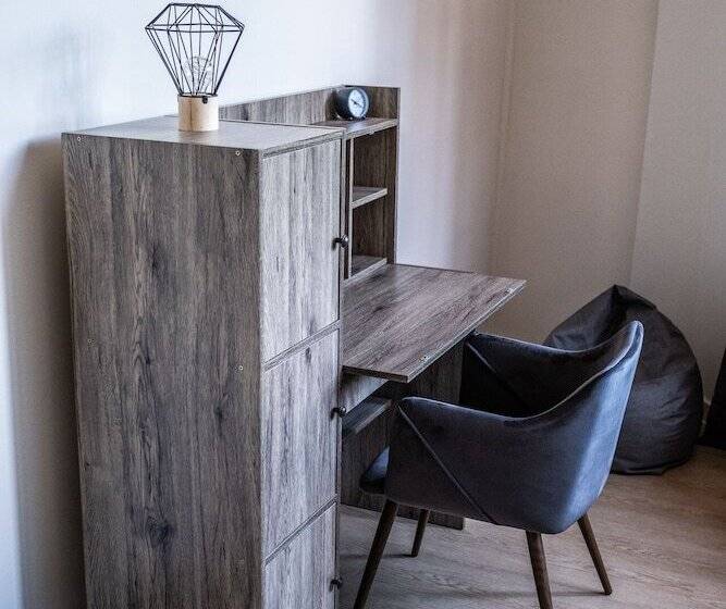 호텔 Step In Lodge   Hostel