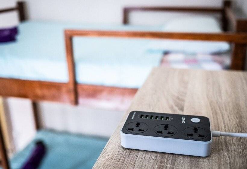 호텔 Step In Lodge   Hostel