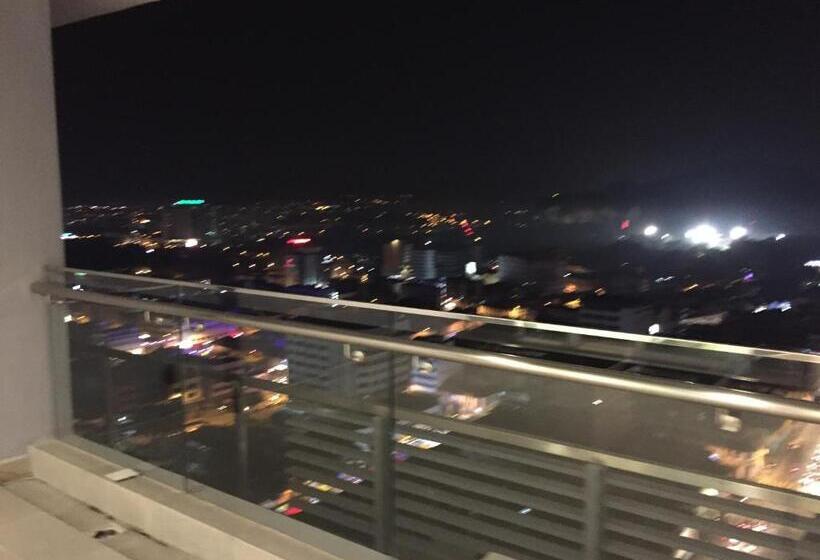 فندق The Octagon Ipoh By Plush