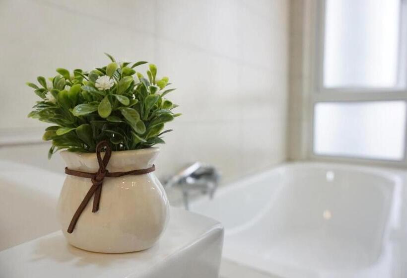 فندق The Octagon Ipoh By Plush